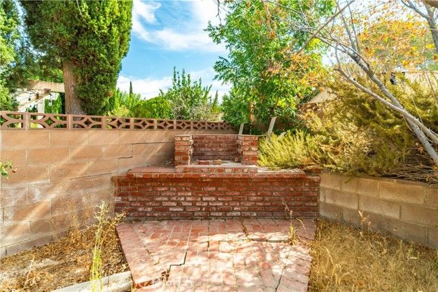 2653 End Court, Lancaster, CA 93536