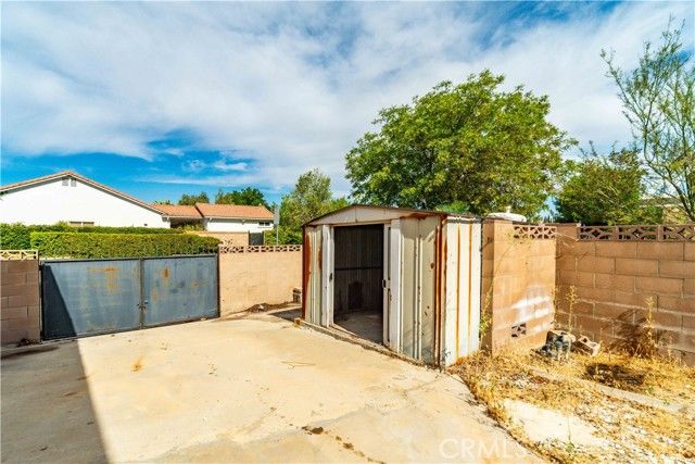 2653 End Court, Lancaster, CA 93536