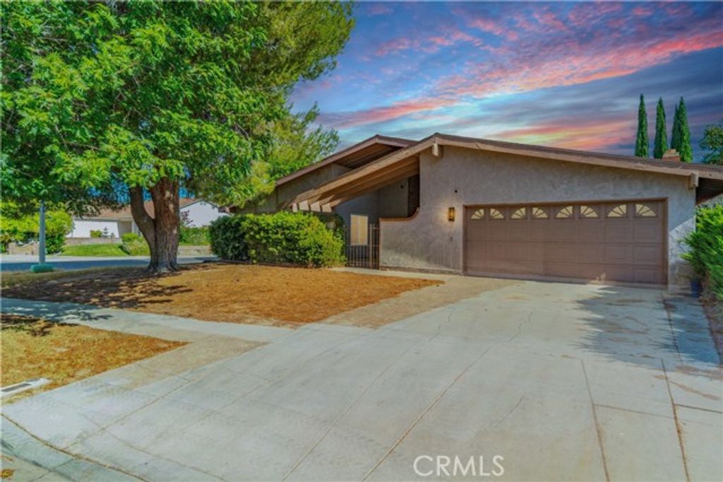 2653 End Court, Lancaster, CA 93536