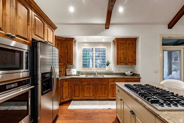 8371 S VIA RIVIERA WAY, Cottonwood Heights, UT 84093