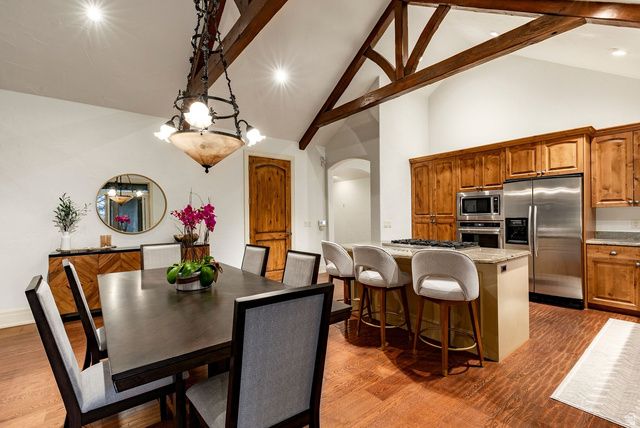 8371 S VIA RIVIERA WAY, Cottonwood Heights, UT 84093
