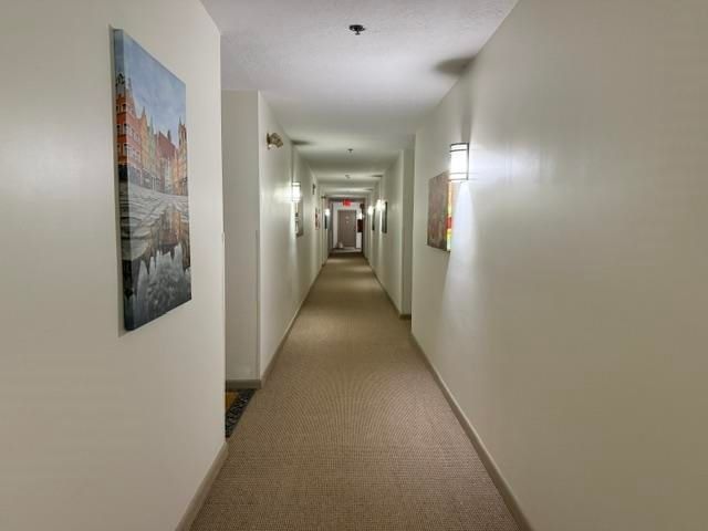 300 Candlewood Park Unit 34, Nashua, NH 03062