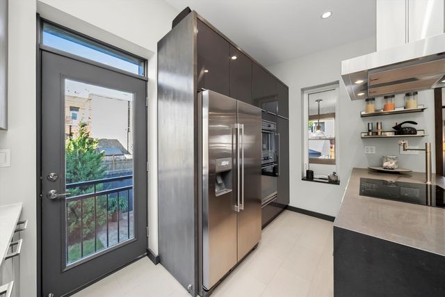 1529 N Harding Avenue, Chicago, IL 60651