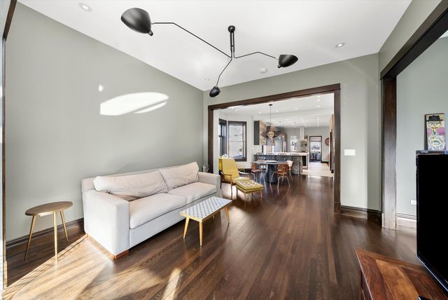 1529 N Harding Avenue, Chicago, IL 60651