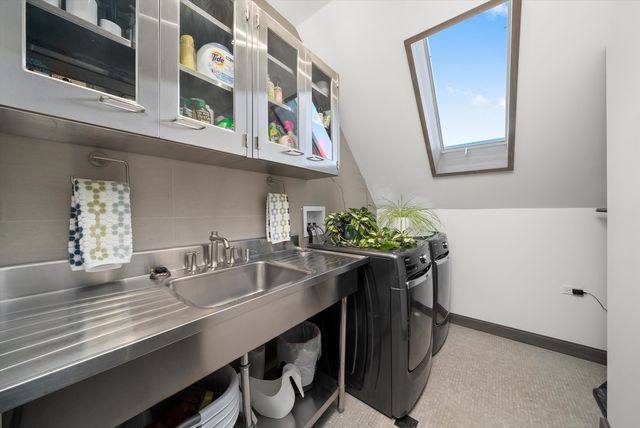 1529 N Harding Avenue, Chicago, IL 60651