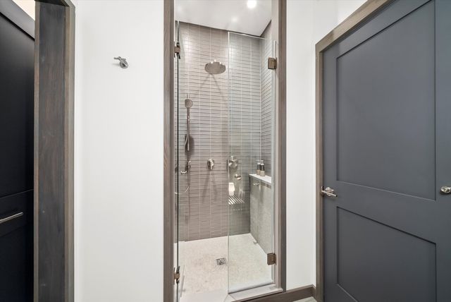 1529 N Harding Avenue, Chicago, IL 60651