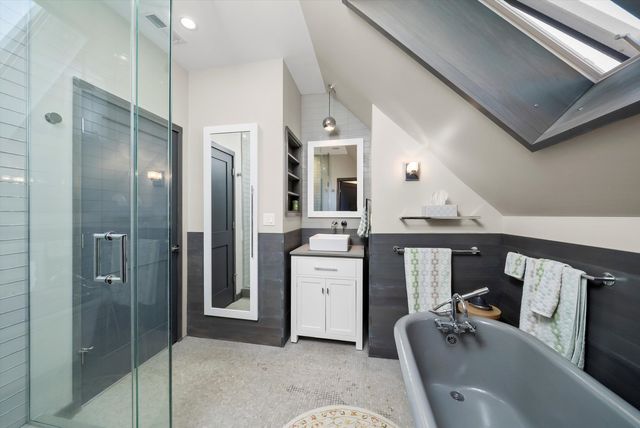 1529 N Harding Avenue, Chicago, IL 60651