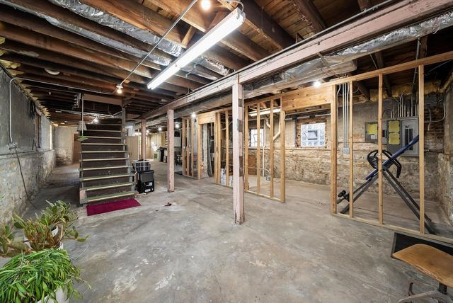 1529 N Harding Avenue, Chicago, IL 60651