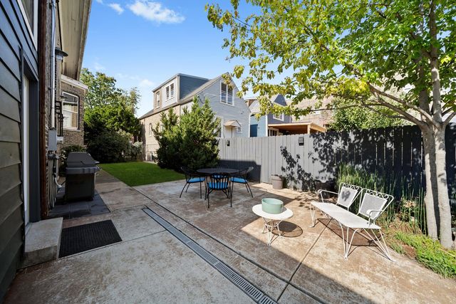 1529 N Harding Avenue, Chicago, IL 60651