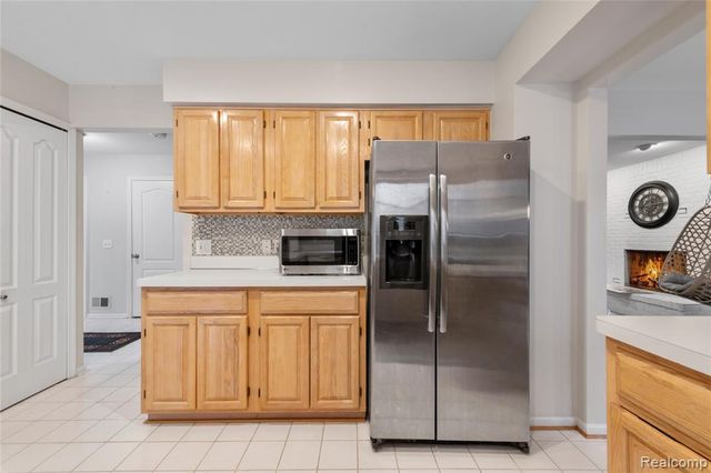 29455 Sylvan Lane, Farmington, MI 48334