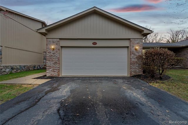 29455 Sylvan Lane, Farmington, MI 48334