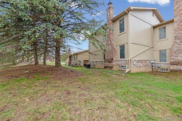 29455 Sylvan Lane, Farmington, MI 48334