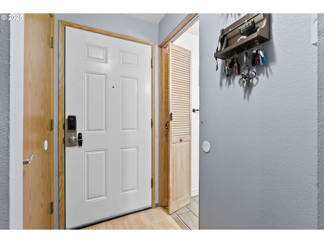 216 Se 34TH Cir, Troutdale, OR 97060