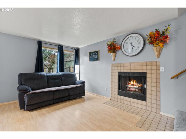 216 Se 34TH Cir, Troutdale, OR 97060