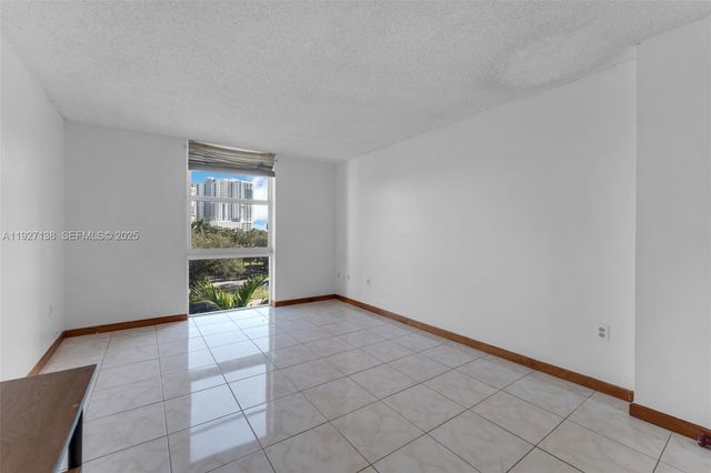 16851 NE 23rd Ave A516, North Miami Beach, FL 33160