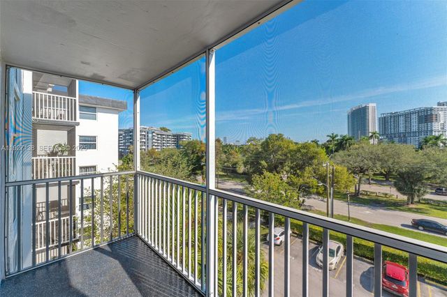 16851 NE 23rd Ave A516, North Miami Beach, FL 33160