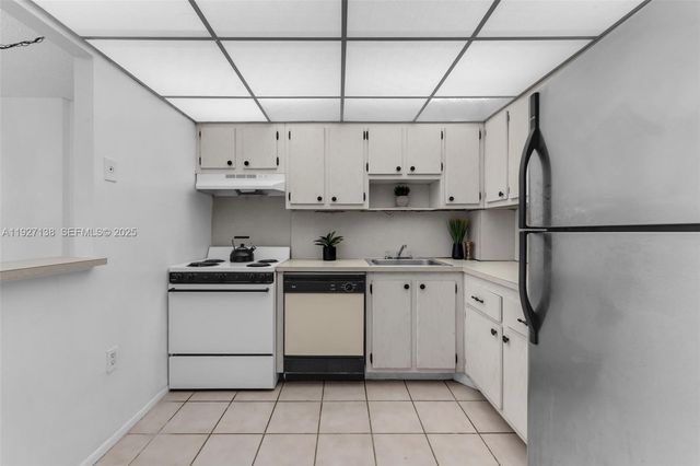 16851 NE 23rd Ave A516, North Miami Beach, FL 33160