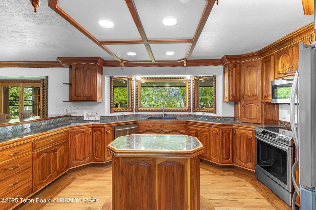 1255 LOST CREEK Road, Thayne, WY 83127 photo 21