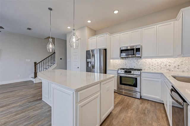 966 Ford Pines Lane, Houston, TX 77091