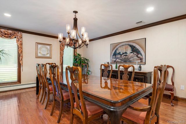 251 Baird Court, Woodbury, NY 11797