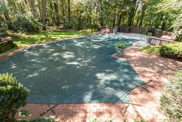 251 Baird Court, Woodbury, NY 11797