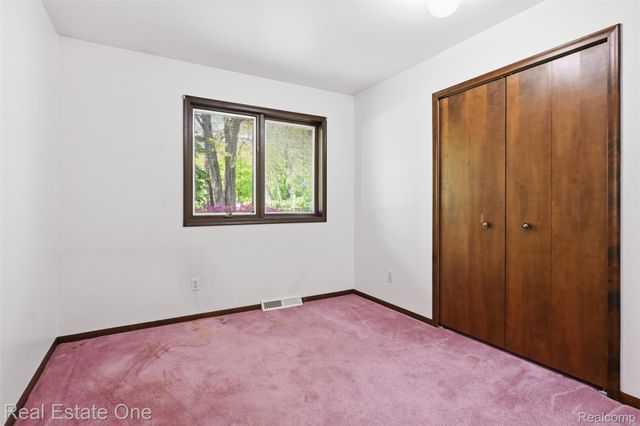 6920 Pontiac Trail, West Bloomfield Charter Township, MI 48323
