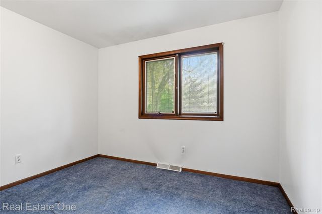 6920 Pontiac Trail, West Bloomfield Charter Township, MI 48323
