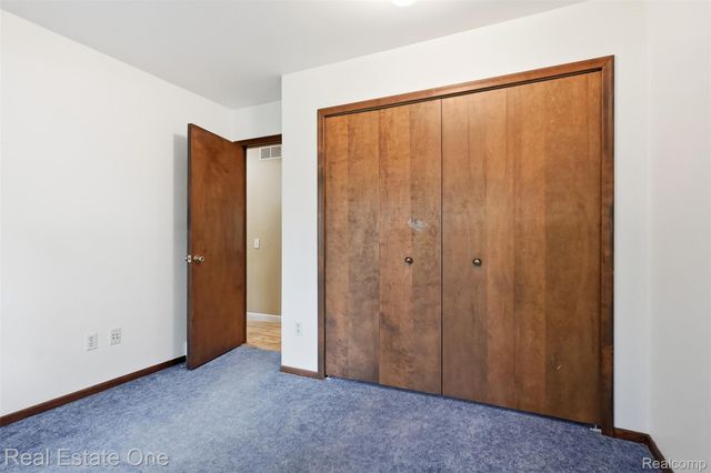 6920 Pontiac Trail, West Bloomfield Charter Township, MI 48323