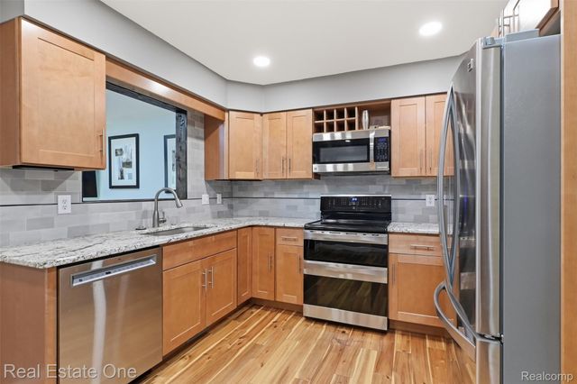 6920 Pontiac Trail, West Bloomfield Charter Township, MI 48323