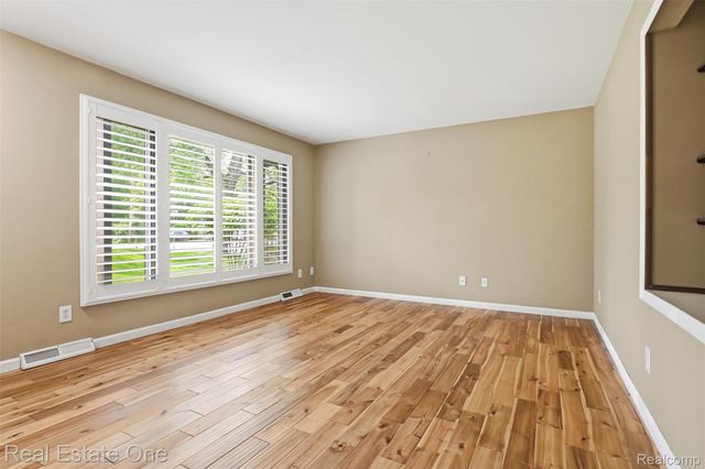6920 Pontiac Trail, West Bloomfield Charter Township, MI 48323