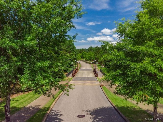 302 Firefly ., Prattville, AL 36066