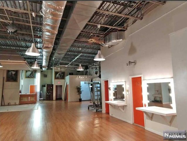 610 Broad Avenue 2nd floor, Ridgefield, NJ 07657