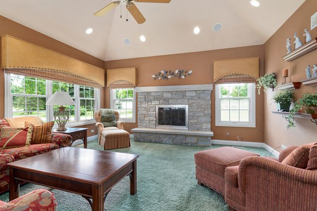 600 Haven Drive, Barrington, IL 60010