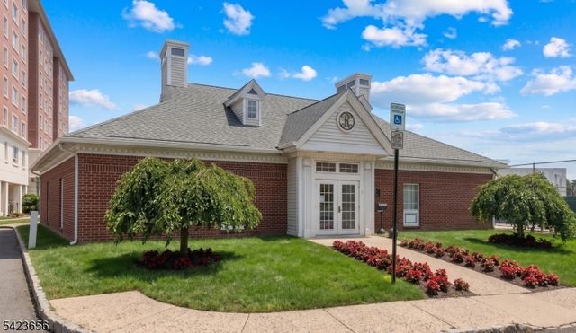 28 Rutgers Dr, Newark City, NJ 07103