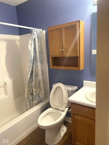 1318 Crescent Drive, Greenwood, IN 46143