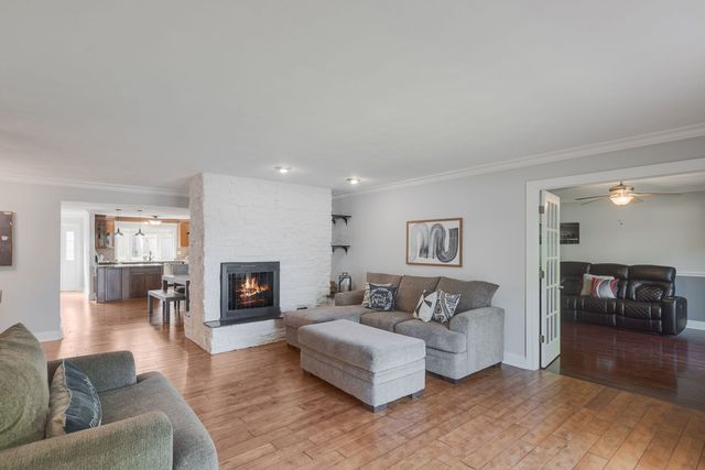 188 Oakwood Drive, Antioch, IL 60002