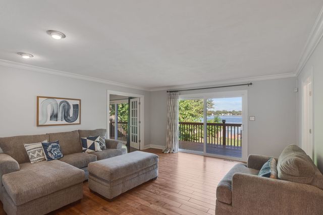 188 Oakwood Drive, Antioch, IL 60002