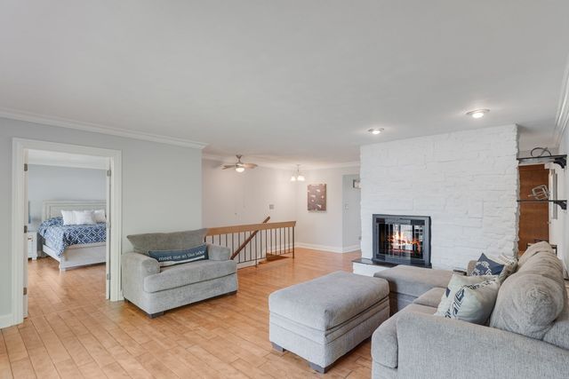 188 Oakwood Drive, Antioch, IL 60002