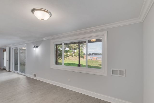 188 Oakwood Drive, Antioch, IL 60002