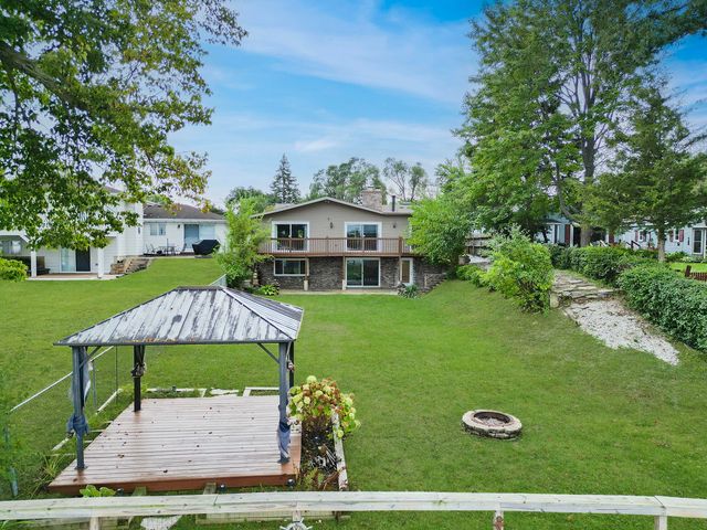 188 Oakwood Drive, Antioch, IL 60002