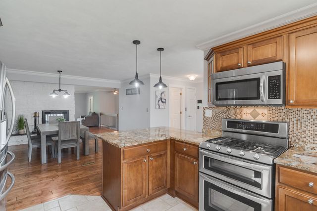 188 Oakwood Drive, Antioch, IL 60002