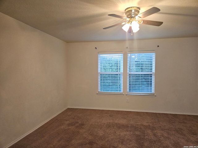 178 Hidden Knoll, Selma, TX 78154