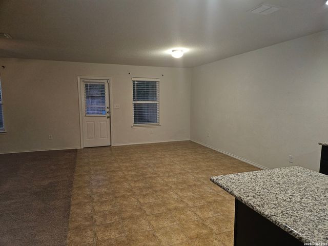 178 Hidden Knoll, Selma, TX 78154