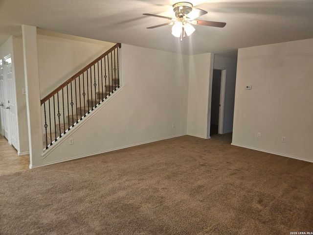 178 Hidden Knoll, Selma, TX 78154