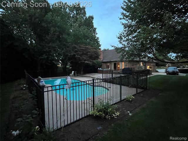 14847 Kelly Court, Shelby Charter Township, MI 48315