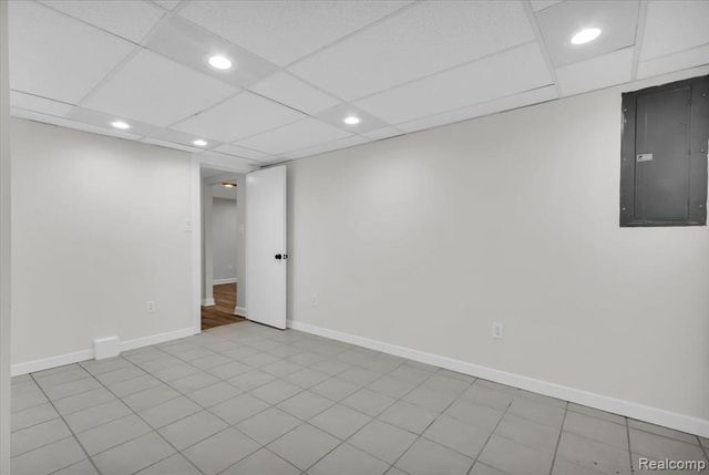 19230 Red Maple Court, Southfield, MI 48076