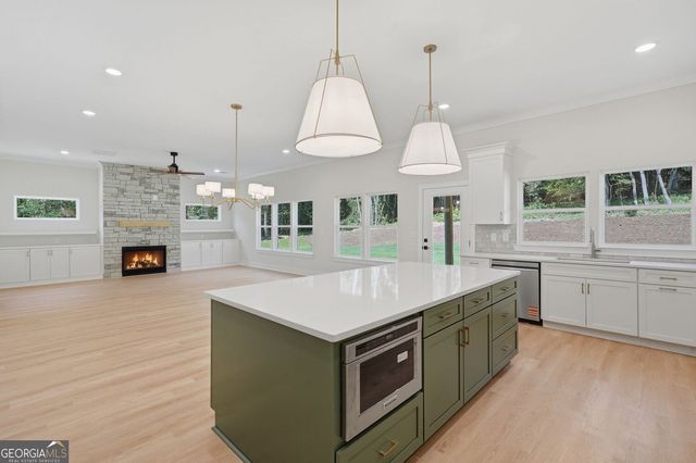 43 Kirk Road NW, White, GA 30184