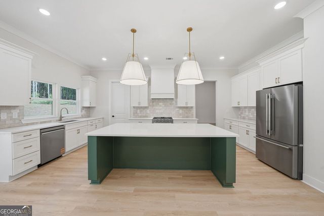 43 Kirk Road NW, White, GA 30184