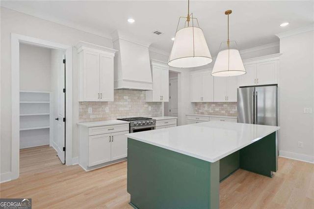 43 Kirk Road NW, White, GA 30184