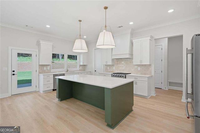 43 Kirk Road NW, White, GA 30184